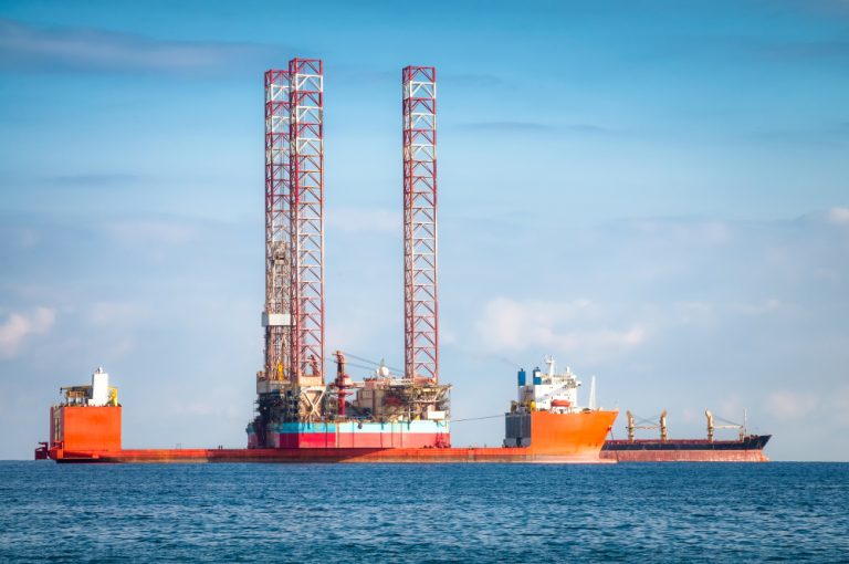 semi-submersible-oil-rig-vessel